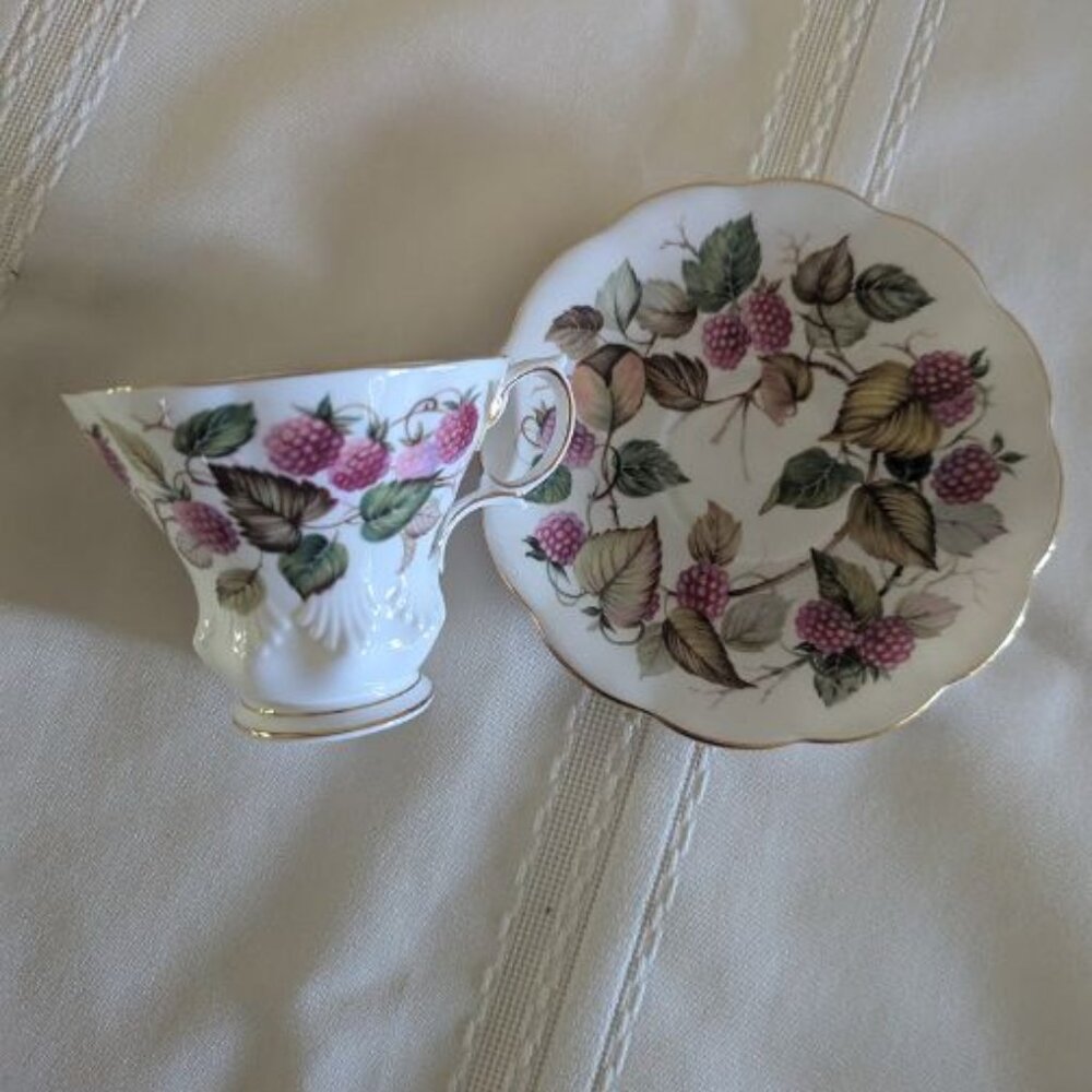 Royal Albert Bone China (Random Harvest Series "Dorset") Made in England Teacup